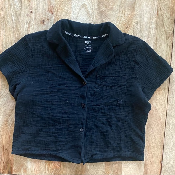 Born Tops - Born Black Short-Sleeve Button-Front Cropped Shirt